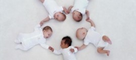 BABY-MASSAGE-med_pdre022767-300x216[1]